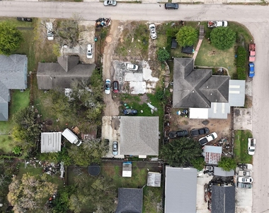 4323 Continental Drive - Photo Thumbnail 40