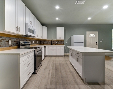 4323 Continental Drive - Photo Thumbnail 48