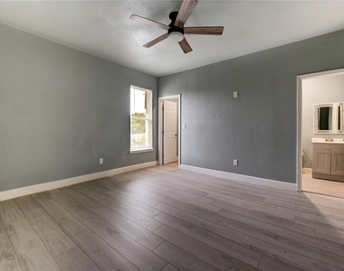 4323 Continental Drive - Photo Thumbnail 18