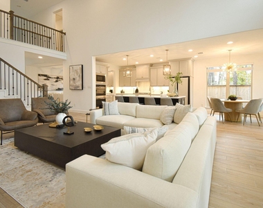 176 Sweeping Valley Drive - Photo Thumbnail 16