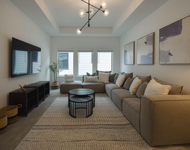 176 Sweeping Valley Drive - Photo Thumbnail 8