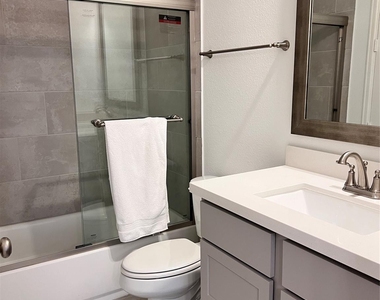 176 Sweeping Valley Drive - Photo Thumbnail 21