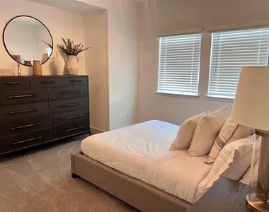 176 Sweeping Valley Drive - Photo Thumbnail 36