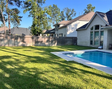 176 Sweeping Valley Drive - Photo Thumbnail 45
