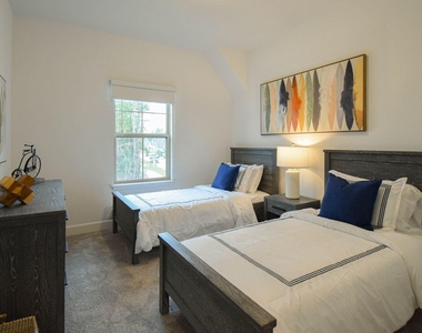 176 Sweeping Valley Drive - Photo Thumbnail 9
