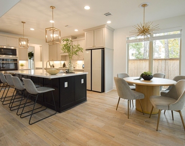 176 Sweeping Valley Drive - Photo Thumbnail 3