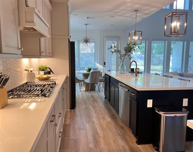 176 Sweeping Valley Drive - Photo Thumbnail 26