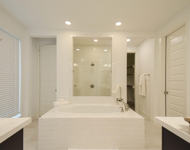 176 Sweeping Valley Drive - Photo Thumbnail 2