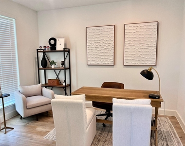 176 Sweeping Valley Drive - Photo Thumbnail 18