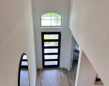 176 Sweeping Valley Drive - Photo Thumbnail 44