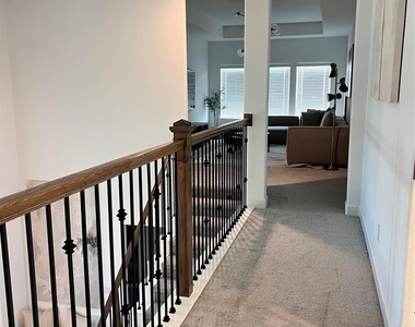 176 Sweeping Valley Drive - Photo Thumbnail 43