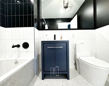 1042 President Street - Photo Thumbnail 4