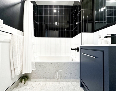 1042 President Street - Photo Thumbnail 3