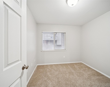 9905 William Jones Circle Unit 2 - Photo Thumbnail 34