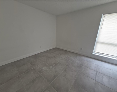 5435 Se 28th Lane - Photo Thumbnail 8