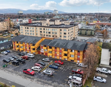 1046 W 26th Ave - Photo Thumbnail 4