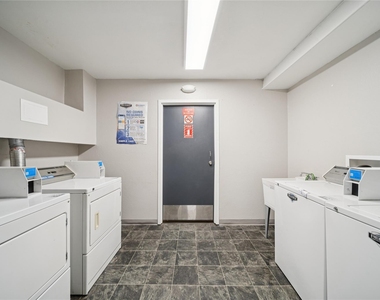 1046 W 26th Ave - Photo Thumbnail 43