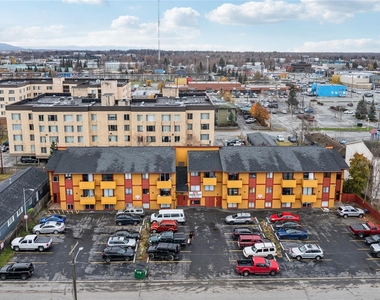 1046 W 26th Ave - Photo Thumbnail 12