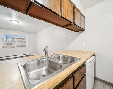 1046 W 26th Ave - Photo Thumbnail 37