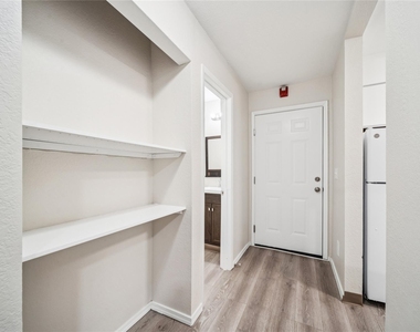 1046 W 26th Ave - Photo Thumbnail 20