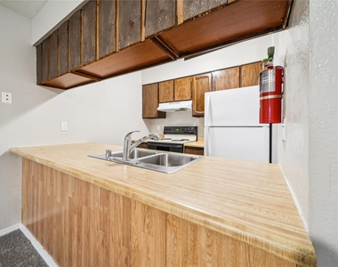 1046 W 26th Ave - Photo Thumbnail 31