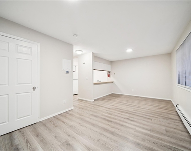 1046 W 26th Ave - Photo Thumbnail 22