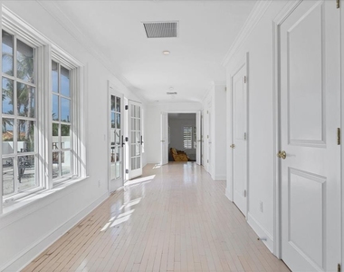 1031 10th Street W - Photo Thumbnail 21