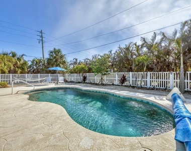 2420 24th Street W - Photo Thumbnail 33