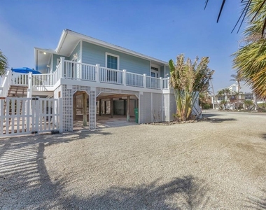 2420 24th Street W - Photo Thumbnail 7