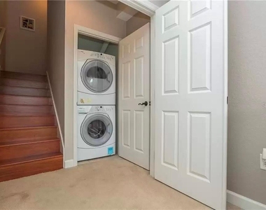 8920 Duval Lane - Photo Thumbnail 14