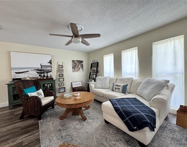 6813 13th Avenue Drive W - Photo Thumbnail 5