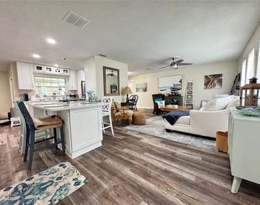 6813 13th Avenue Drive W - Photo Thumbnail 3
