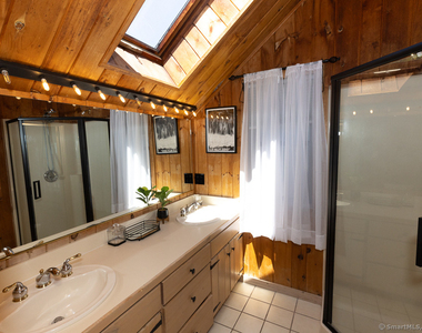 48 Swan Avenue - Photo Thumbnail 19