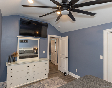 55 Swan Avenue - Photo Thumbnail 21