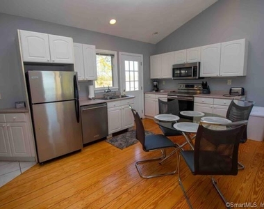 10 Groveway - Photo Thumbnail 4
