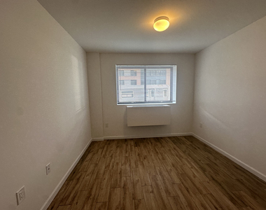 31-72 31st Street - Photo Thumbnail 4