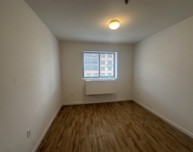 31-72 31st Street - Photo Thumbnail 2
