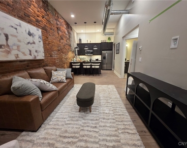 100 Buckley Road - Photo Thumbnail 21
