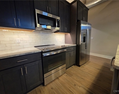 100 Buckley Road - Photo Thumbnail 7