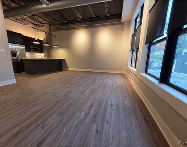 100 Buckley Road - Photo Thumbnail 10