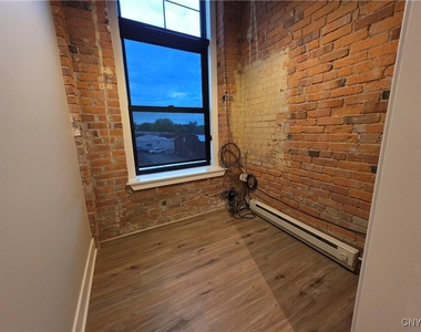 100 Buckley Road - Photo Thumbnail 28