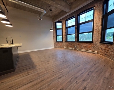 100 Buckley Road - Photo Thumbnail 2