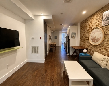 556 Kosciuszko Street - Photo Thumbnail 7