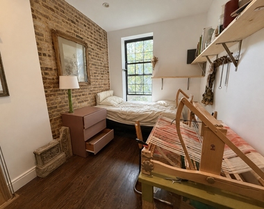 556 Kosciuszko Street - Photo Thumbnail 6