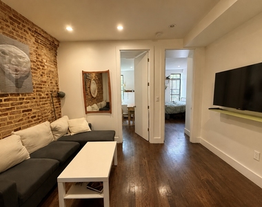 556 Kosciuszko Street - Photo Thumbnail 3