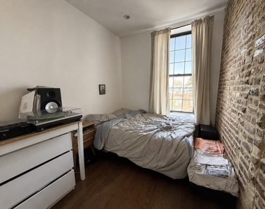 556 Kosciuszko Street - Photo Thumbnail 9