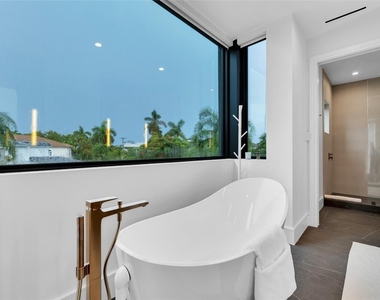 1730 Se 13th Street - Photo Thumbnail 93