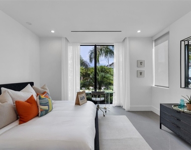 1730 Se 13th Street - Photo Thumbnail 15