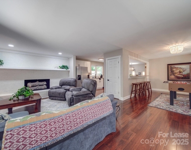 1510 Lynhurst Drive - Photo Thumbnail 4