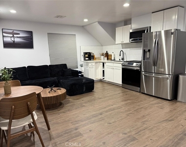22237 Buena Ventura Street - Photo Thumbnail 11